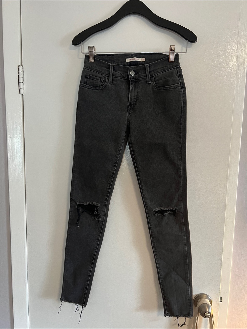 Levi's Black Ripped Women's Skinny Jeans